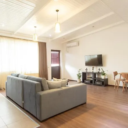 Big Terrace Apartment On Liberty Square Tbilisi Exterior photo