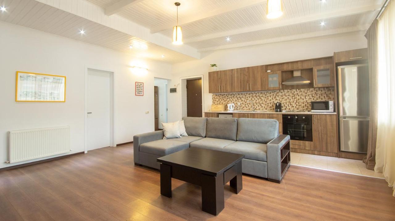 Big Terrace On Liberty Square Apartment Tbilisi